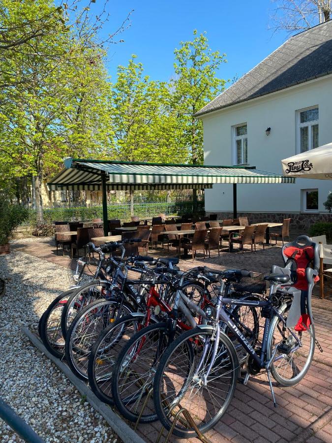 Fonix Hotel Balatonföldvár Εξωτερικό φωτογραφία
