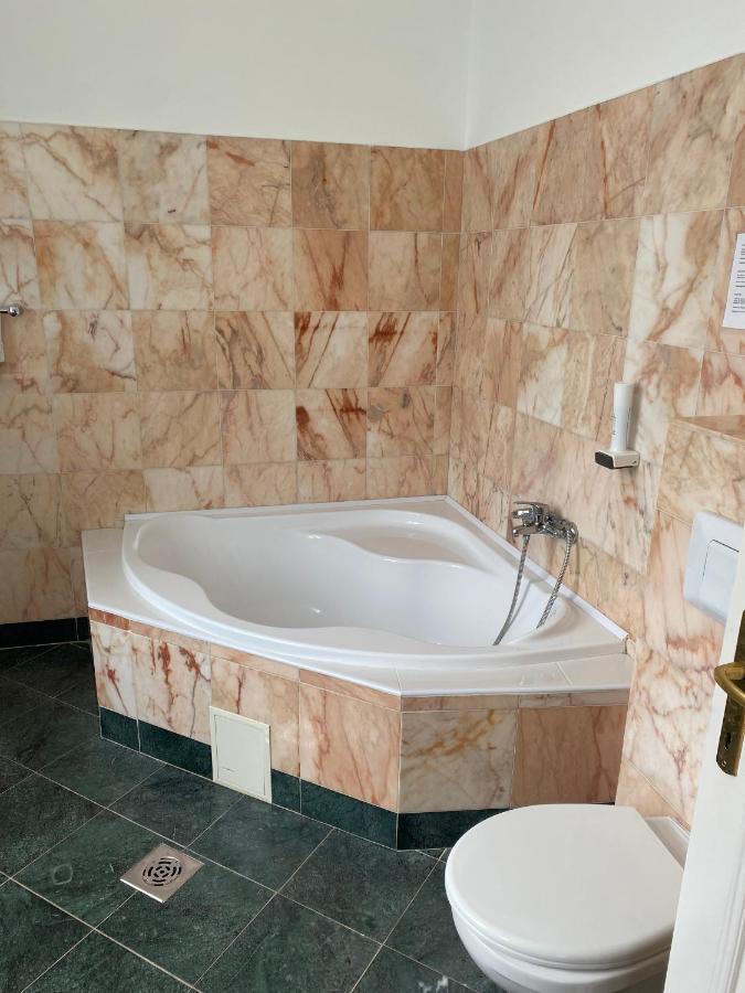 Fonix Hotel Balatonföldvár Εξωτερικό φωτογραφία